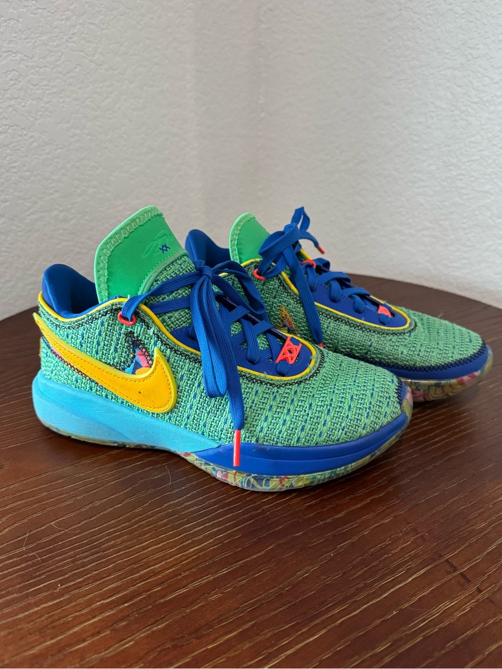Nike LeBron 20 XX SE GS Kaleidoscope Green low basketball shoes boys / kids 5 5Y